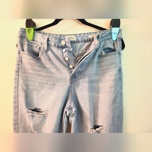 Simple Society High Rise Boyfriend Jeans in Light‎ Blue Denim (Size 5)